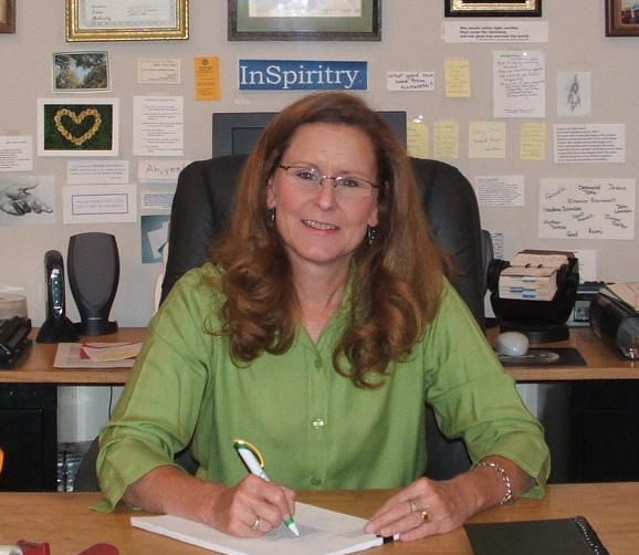 anne_writing_at_desk_closeup_1